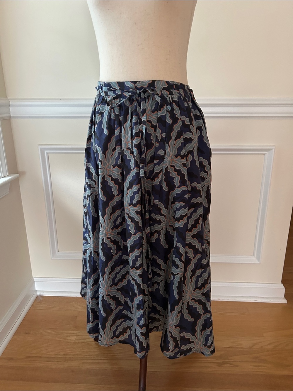 Brooks Brothers Navy Blue & Light Blue Patterned Tie-Waist Midi Skirt - Picture 6 of 6
